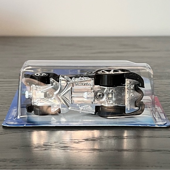 Hot Wheels - (2004 First Editions) - Batman - Hardnoze Batmobile - Picture 4 of 6